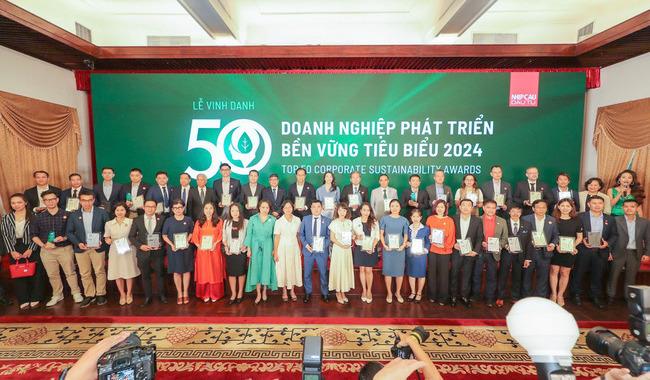 PHÚ LONG VINH DỰ NHẬN GIẢI THƯỞNG TOP 50 DOANH NGHIỆP PHÁT TRIỂN BỀN VỮNG 2024